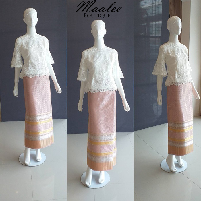 พร้อมเช่า ชุดไทยคุณแม่ เสื้อลูกไม้สีขาว ผ้าซิ่น แยกชิ้น
