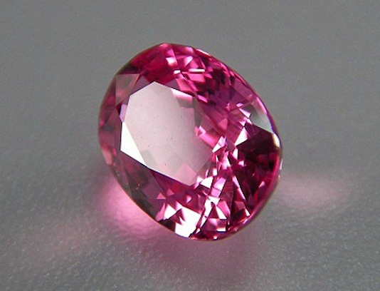พิงค์ซัฟฟาย(Pink Sapphire)พลอยดิบไม่ผ่านการเผา unheated ธรรมชาติ100% สีสวย ความสะอาด IF-VVS ขนาด5.13x7.03.x3.64 mm. 1.17 ct. ราคาโทรถาม