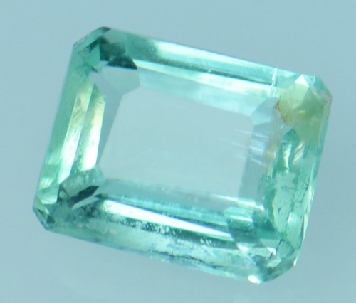 พลอยมรกตดิบ (Emerald) 0.52 กะรัต No oil