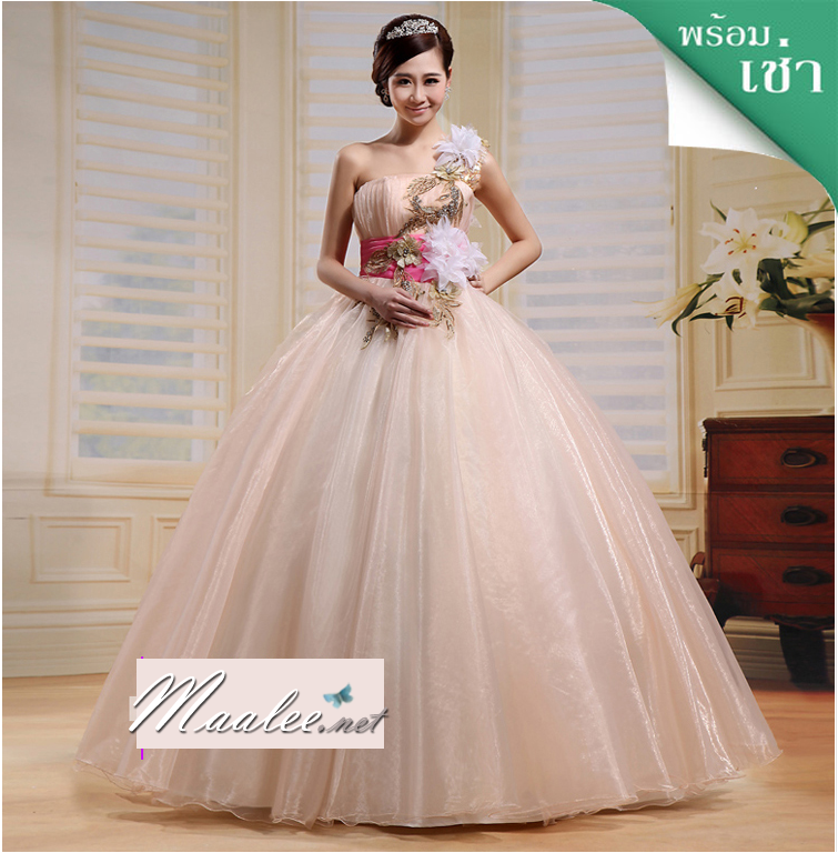 พร้อมเช่า ชุดแฟนซี ชุดราตรียาว ไหล่เดียว สีครีม Champagne แต่งดอกอกจับจีบ แต่งเลื่อม