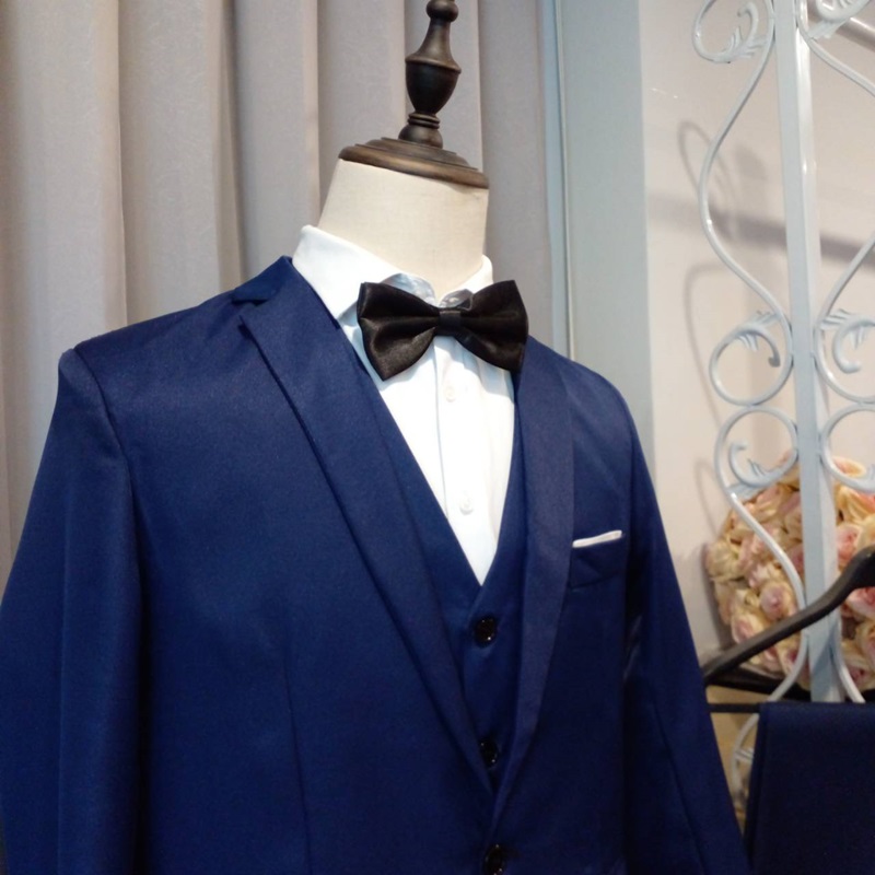 พร้อมเช่า ชุดสูทชาย (สูทแฟชั่น) เนื้อผ้าใส่สบาย สีน้ำเงิน (มีเสื้อกั๊ก)