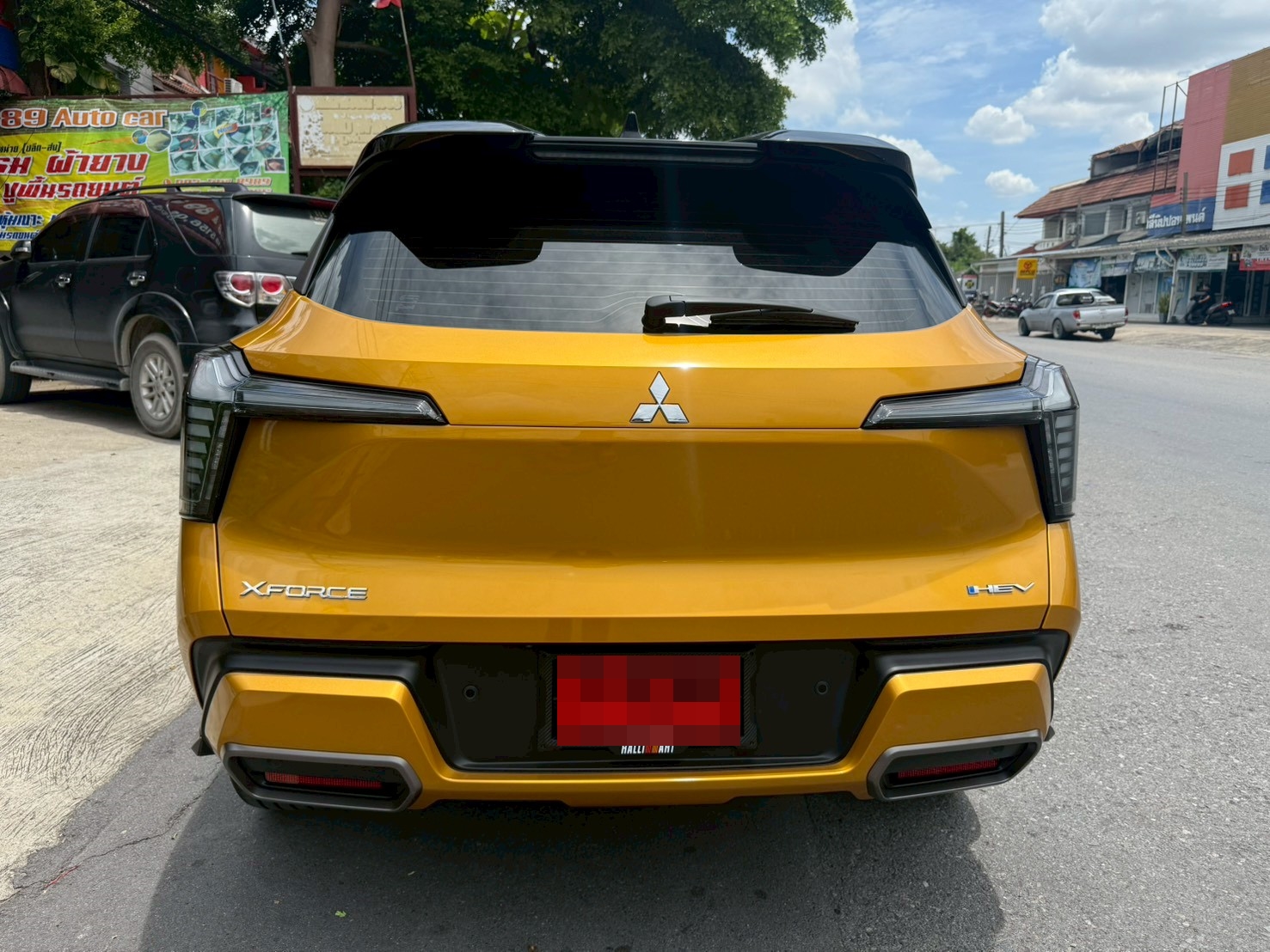 พรมรถยนต์ Mitsubishi X Force HEV 2025 ปูพรม6D สีดำด้ายดำ เต็มคัน