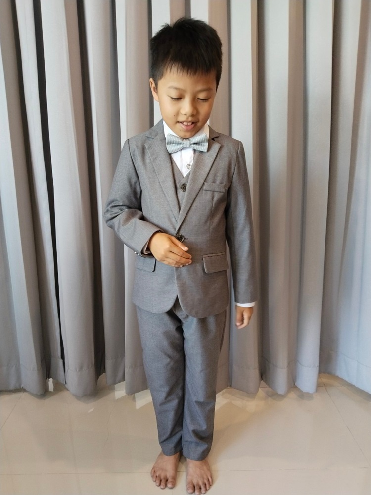 พร้อมเช่า ชุดสูทเด็กชาย สีเทา สากล ** พร้อมเช่าไซส์ 110,120,130, 140**