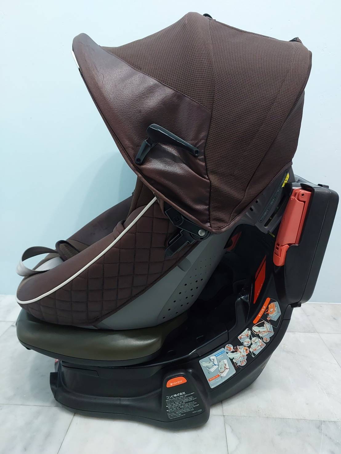 Combi Luxtia Turn มือสอง สีน้ำตาล สำหรับเด็ก 4 เดือน – 4 ปี (7-18 กก.)