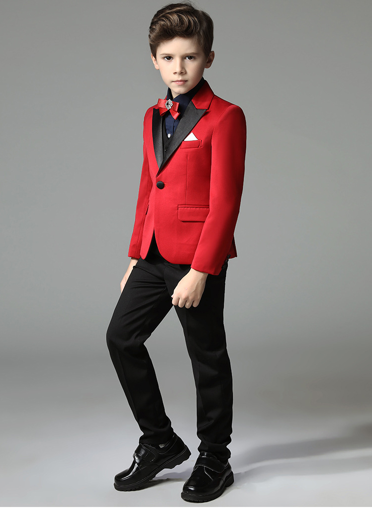 Pre-order ชุดสูทเด็กชาย สีแดง ปกคอสีดำ แบบเรียบหรู