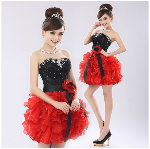 พร้อมเช่า ชุดแฟนซี เช่า 500 ชุดราตรีสั้น เกาะอกแต่งคริสตัล สีดำ กระโปรงระบายสวยสีแดง
