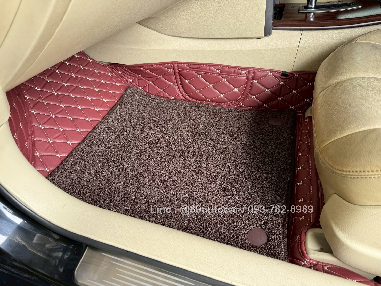 พรมปูพื้นรถยนต์ Nissan Teana 2009 รุ่น 7D สีแดงเลือดหมู + ไวนิลสีน้ำตาล ติดตั้งโดย 89Autocar