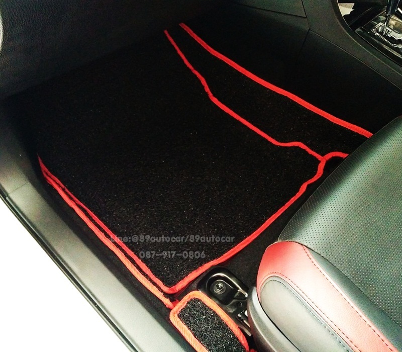 พรมไวนิลปูพื้นรถยนต์ Toyota Altis 2016 ไวนิลสีดำขอบแดง