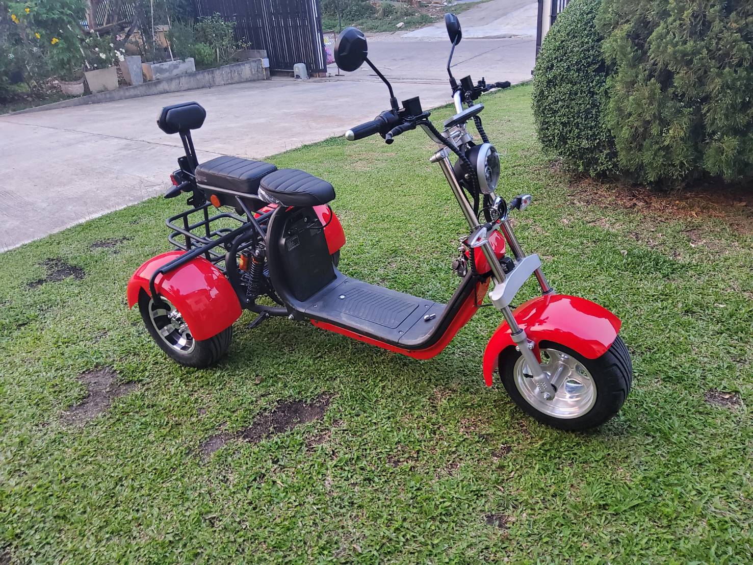 HORECA CP-3, สกูตเตอร์สามล้อ Citycoco มอเตอร์ 2000W แบตเตอรี่ลิเที่ยม 60V/20AH มาพร้อมตะกร้าหลัง ขนาดล้อ 10นิ้ว