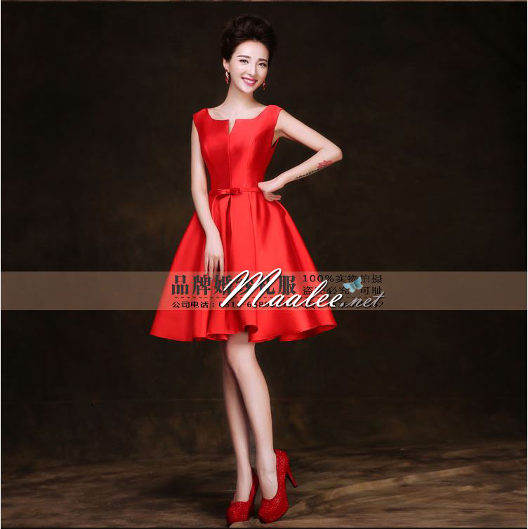 พร้อมเช่า ชุดราตรีสั้น แบบแขนกุด ผ้าซาตินเรียบหรู กระโปรงทรงA แต่งโบว์2ชั้น ช่วงเอว สีแดง (เชือกผูกหลัง)