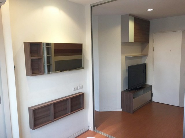 ให้เช่าคอนโด ลุมพินี ทาวน์ รามอินทรา-ลาดปลาเค้า 26 ตรม.เฟอร์ครบ มีเครื่องซักผ้า ใกล้เดอะแจ๊ส