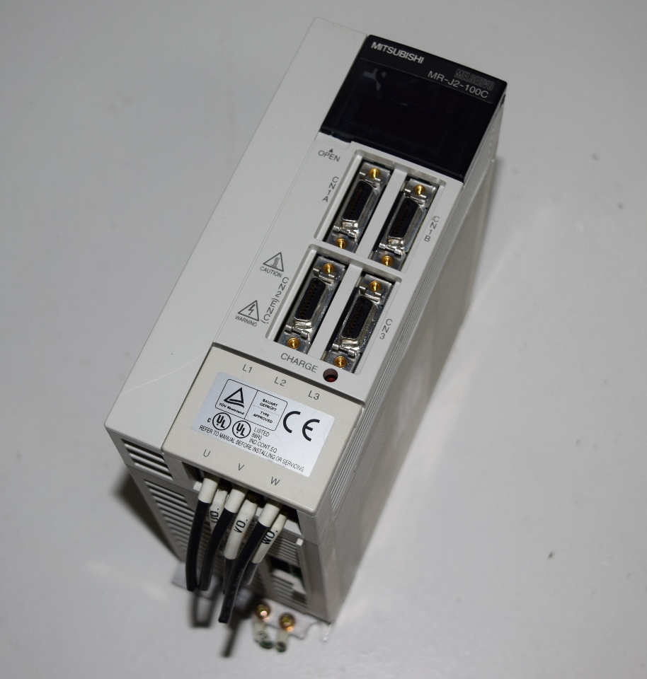 SERVO DRIVE " MITSUBISHI " รุ่น MR-J2-100C