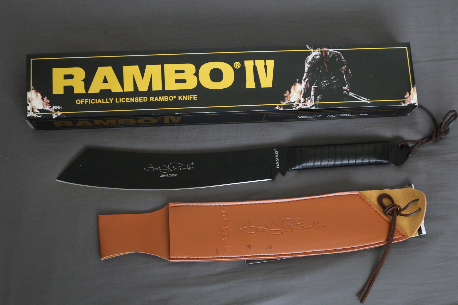 มีดเดินป่าใบตาย RAMBO IV สุดโหด สีดำ ขนาดยาว 22 นิ้ว (OEM)