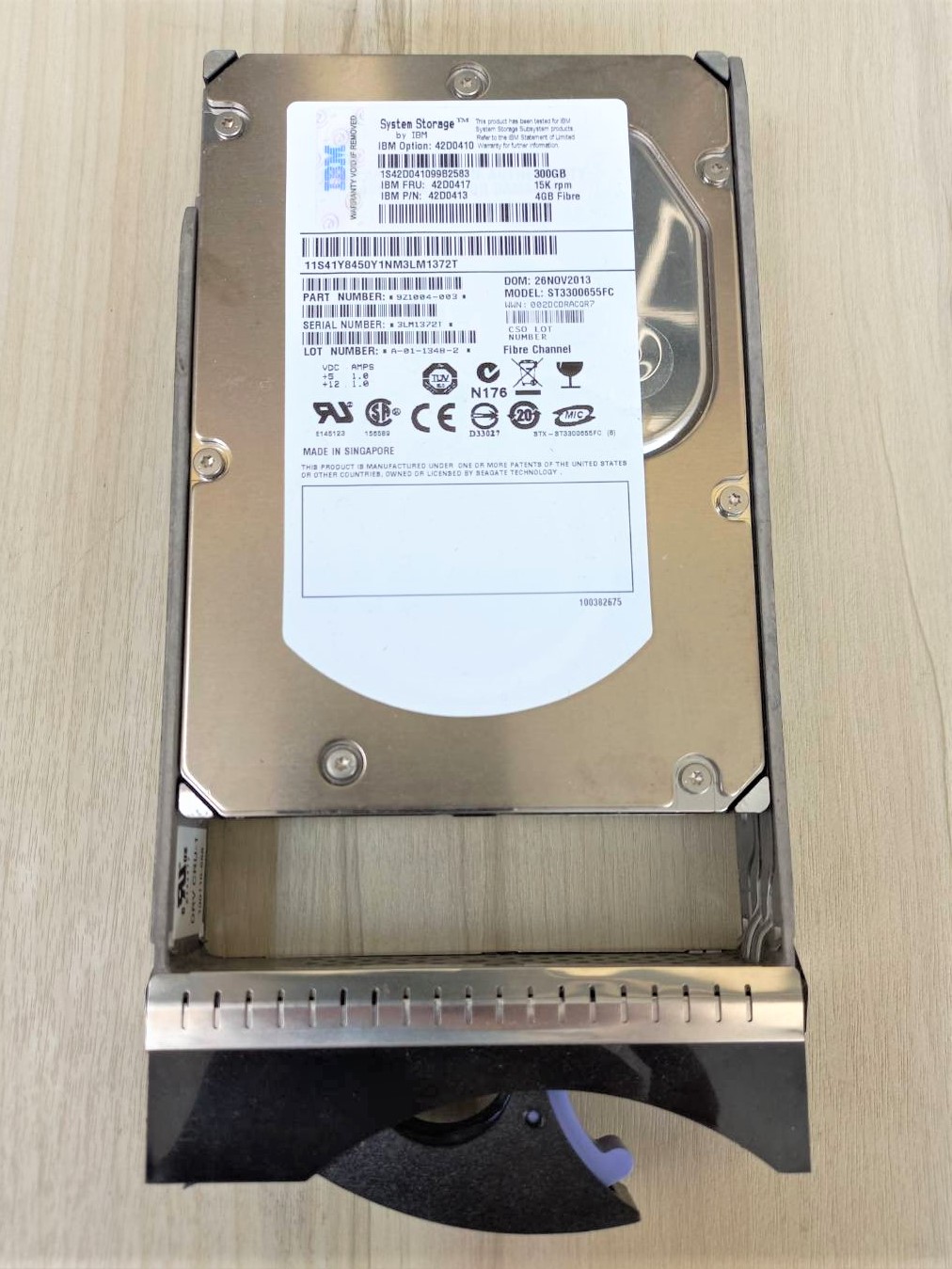 42D0413 IBM 300GB 15K RPM 4Gbps FC Drive 300GB 15K RPM 4Gbps.