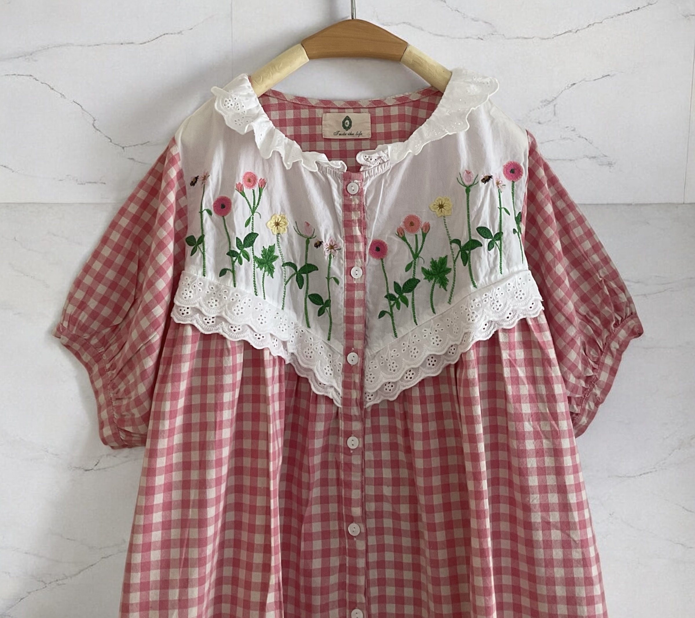 เสื้อผ้าฝ้ายลายสก็อตลายปักแต่งระบายผ้าลูกไม้
