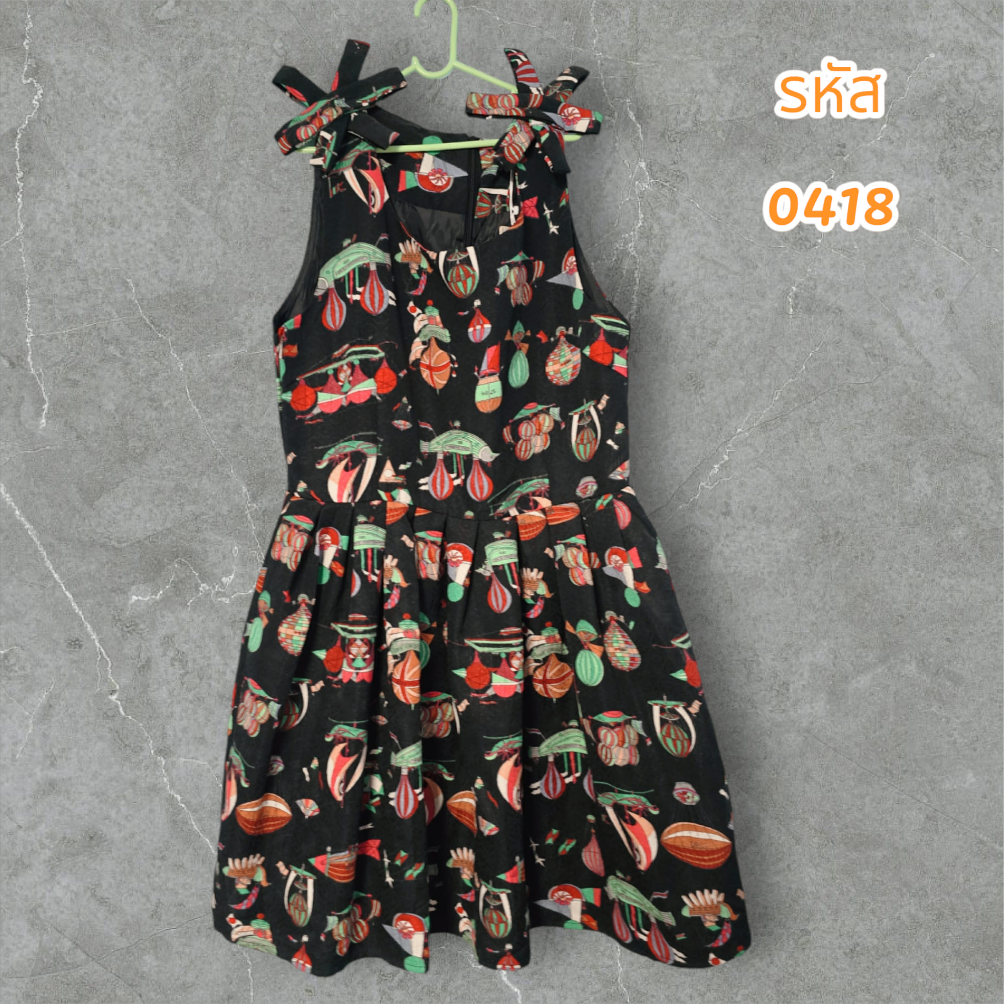 ชุดเดรสคอกลมแขนกุดลายบอลลูน (มือ 2) ป้ายห้อย