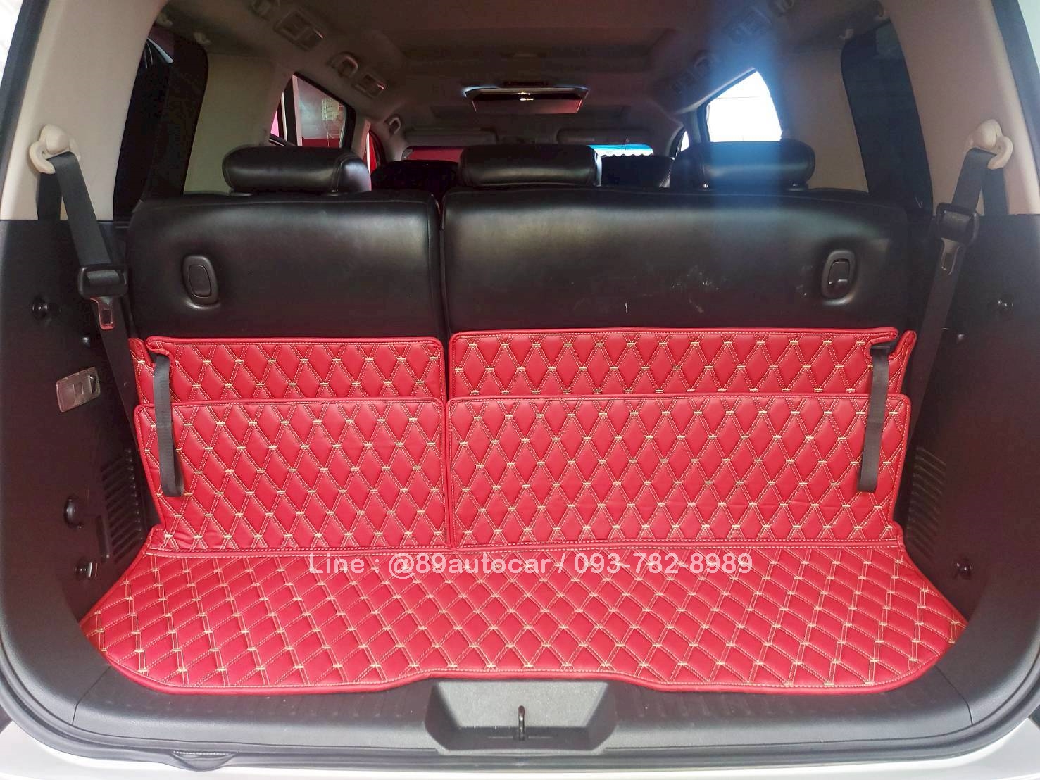 พรมรถยนต์ Nissan Elgrand 2012 ปูพรมVVIP สีแดงไวน์ด้ายทอง เต็มคัน