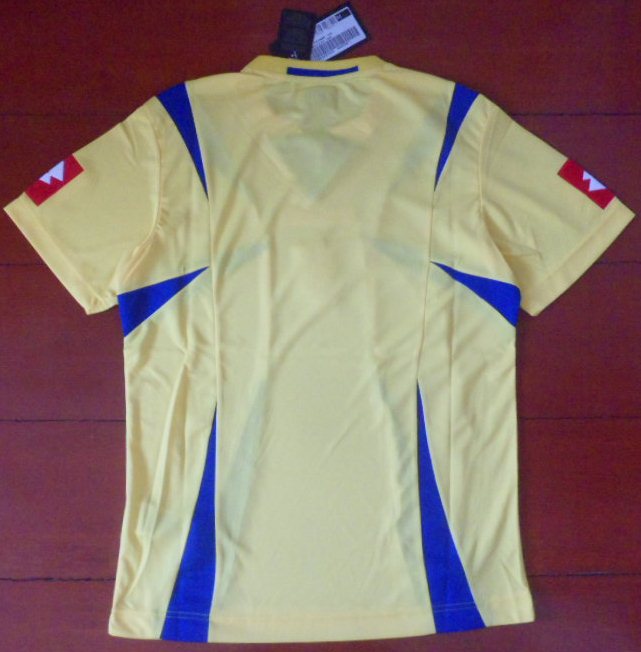 เสื้อฟุตบอล ทีมชาติยูเครน ชุดเหย้า ชุดลุยศึกฟุตบอลโลก 2006 ใหม่ M-Size / UKRAINE Football Shirt Home Kit World Cup 2006 Jersey NEW M-Size