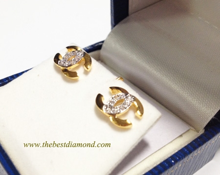 BE316+++ต่างหูชาแนล+++แบบสุดฮิต งานสวย หรู ดูดี design เพชรอยู่ตรงกลางตัว C เก๋ เท่ห์