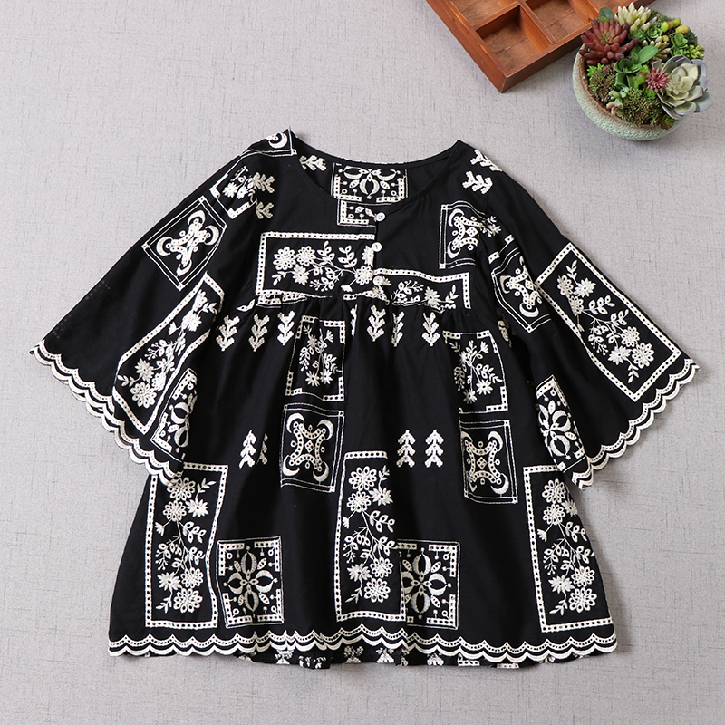 เสื้อผ้าฝ้ายลายปักลูกไม้