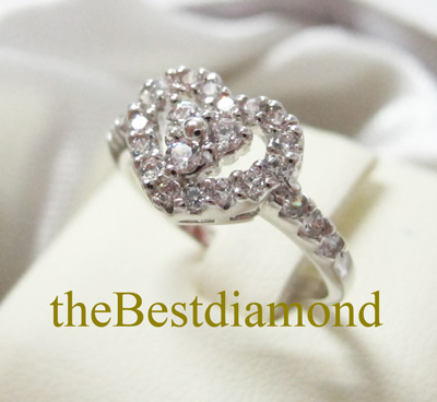 BR212RD+++แหวนเพชรCZ รูปหัวใจ มีบ่าข้าง++แบบทันสมัย ดูดี intrend มากๆๆ แบบออกมาจากร้านจิวเวลลี่เลย เพชรสวยวิ๊งๆ ใส่ติดนิ้วได้เลยค่ะ สวยสุดๆ รับประกัน