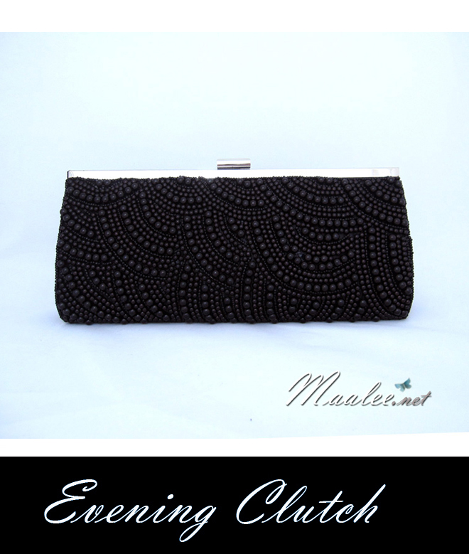 พร้อมส่ง Evening Clutch กระเป๋าออกงาน สีดำ ปักมุกลายโค้ง
