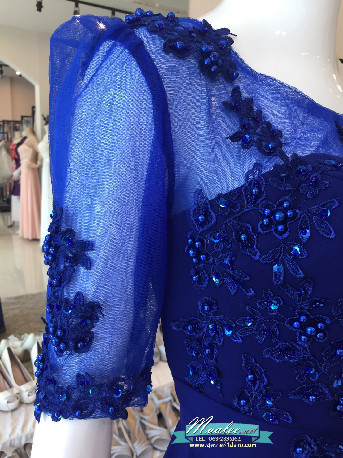 พร้อมส่ง ชุดราตรียาว สีน้ำเงิน แขนยาว แบบเรียบหรู แต่งลูกไม้เซาะดอก ปักลูกปัดมุก