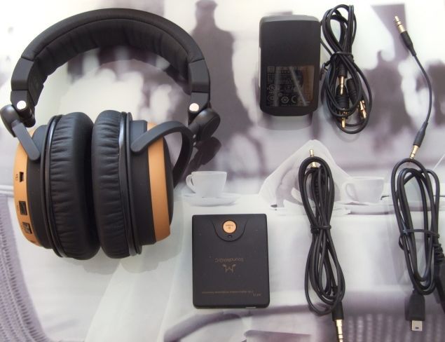 ขาย หูฟัง SoundMagic WP10 สุดยอดหูฟังไร้สายที่มาพร้อม USB DAC + Amplifier ภายในตัวแบบ Digital Wireless Headphone ด้วยระบบ 2.4Ghz ส่งสัญญาณได้ไกลถึง50เมตร