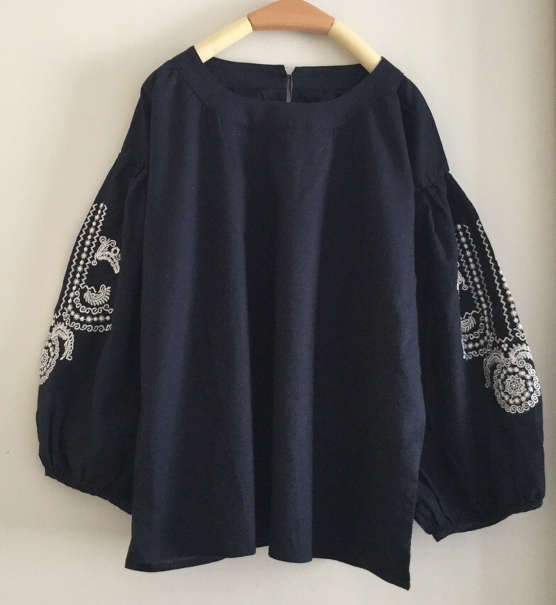 เสื้อผ้าฝ้ายปักลาย