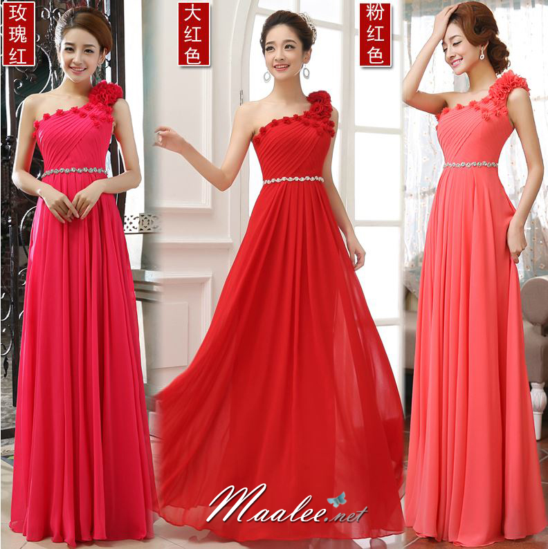 พร้อมเช่า ชุดราตรียาว ไหล่เดียว ผ้าชีฟองคาดเพชรที่เอว แต่งดอกสวย สีเหลือง