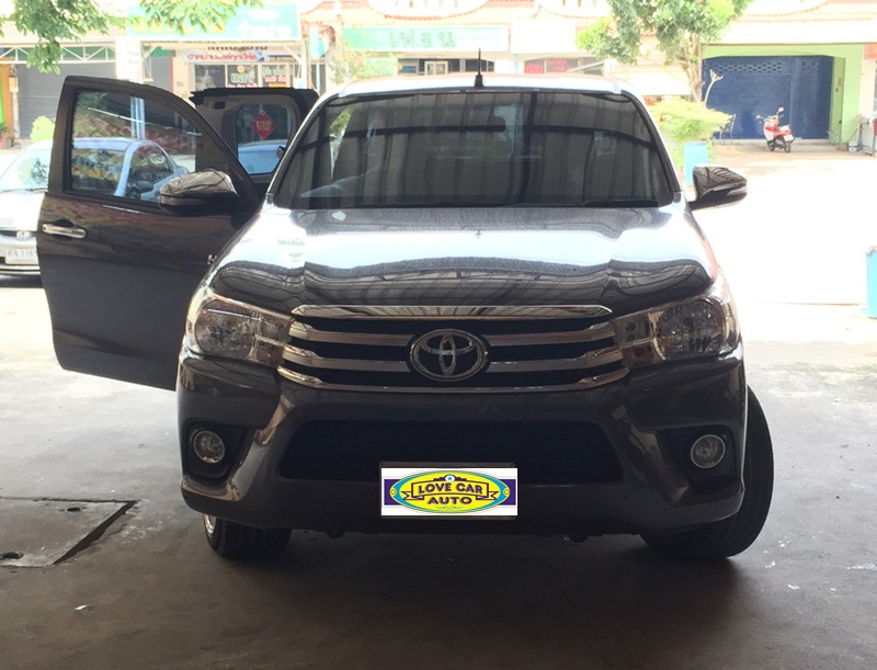 พรมกระดุมปูพื้นรถยนต์เข้ารูป Toyota Revo Cab จิ๊กซอร์สีฟ้าขอบแดง