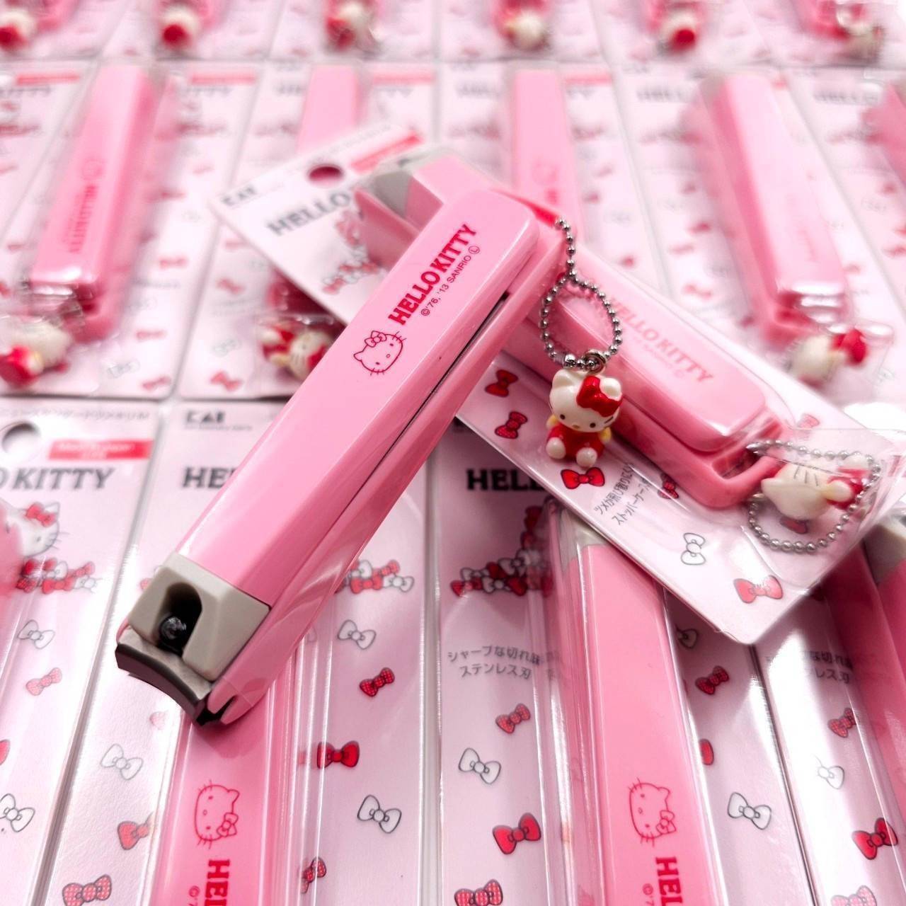 Kai x Hello kitty กรรไกรตัดเล็บ type 001 size M ผลิตในญี่ปุ่น Made in Japan