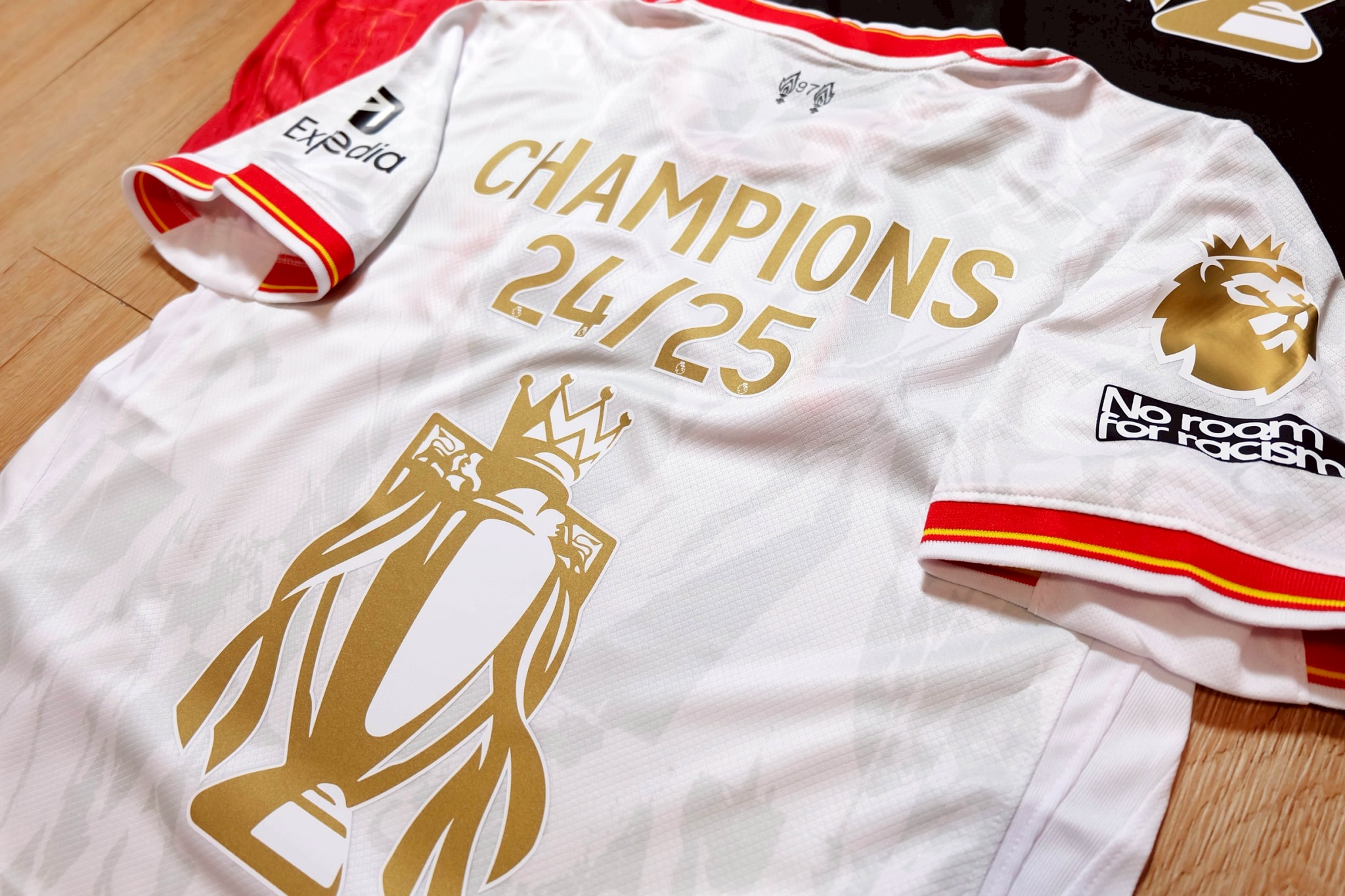 Liverpool 2024/25 Third Jersey เสื้อลิเวอร์พูล เยือน ฤดูกาลใหม่ Champions รุ่นถ้วยทอง Premier League