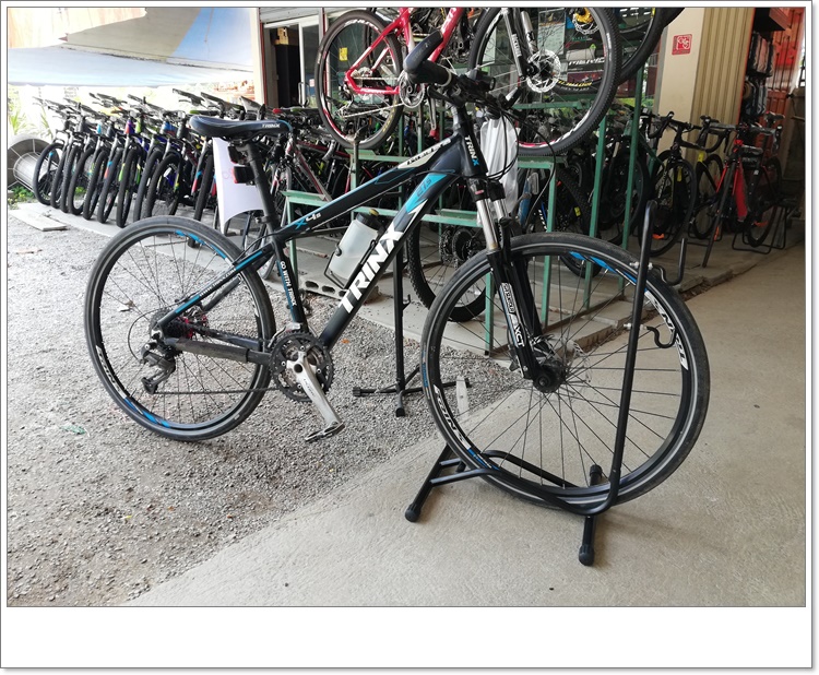ที่จอดจักรยานแบบสอดล้อ Bicycle stand, E-HS-013 แบบมีเกี่ยวข้าง