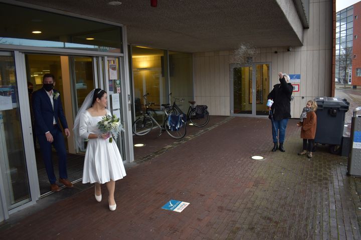 พร้อมส่ง ชุดแต่งงาน มินิมอล ชุดหมั้น