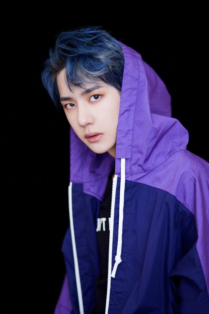 ชุดวอร์มม่วง แบบ หวังอี้ป๋อ