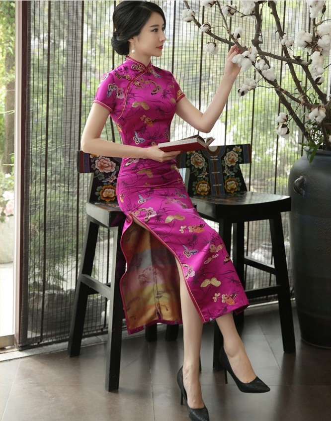 Pre-order กี่เพ้า สีชมพูเข้ม ลายผีเสื้อ ผ้าไหมจีน กุ๊นขอบ ตัดเย็บอย่างดี