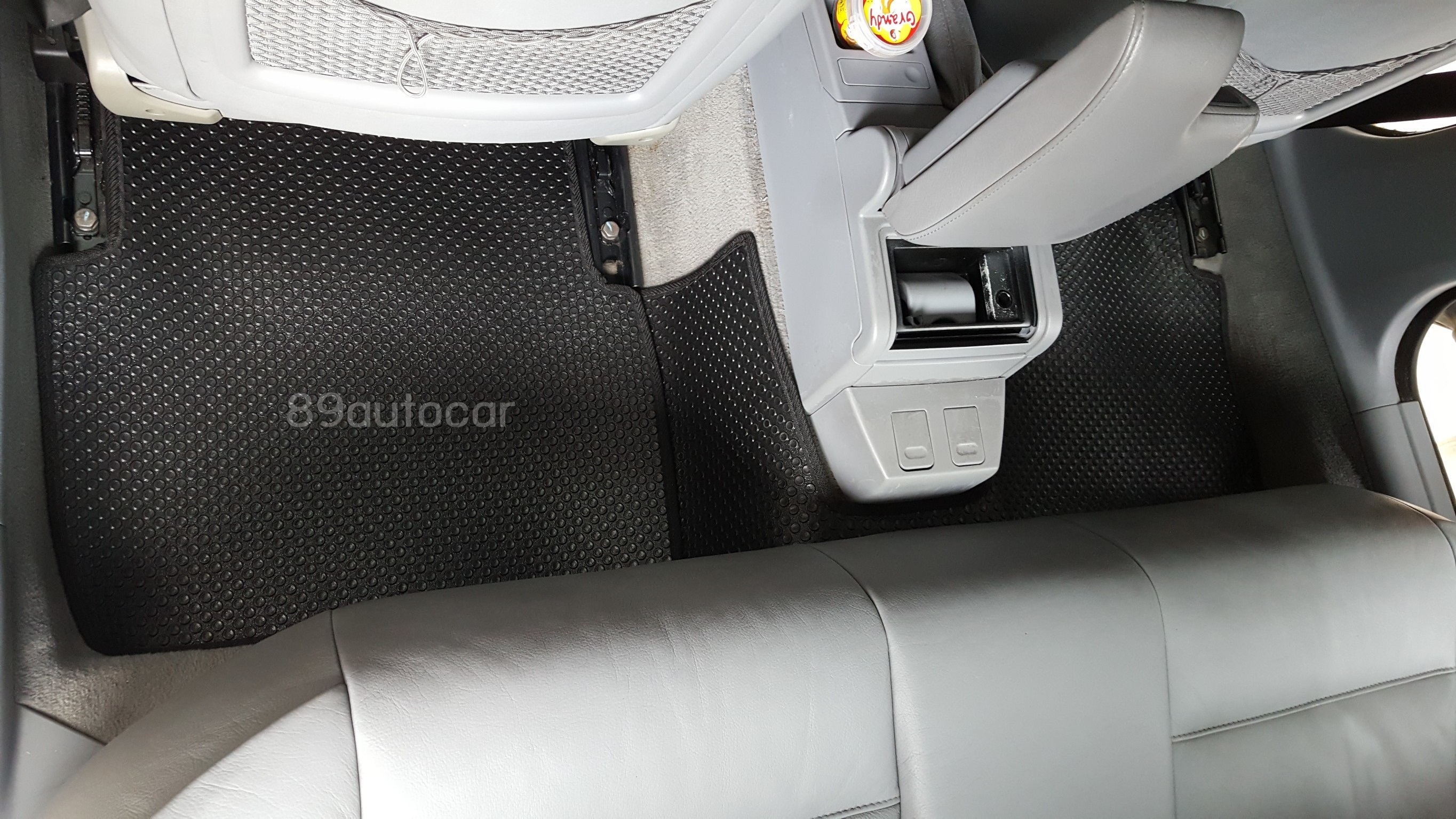 โรงงานผลิตพรมรถยนต์ BMW 323 E46 ปูกระดุมเล็ก สีดำ เข้ารูป