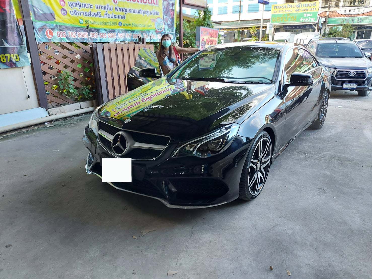 พรมรถยนต์ Benz E250 W207 ปูพรม6D สีดำล้วนขอบแดง เข้ารูป