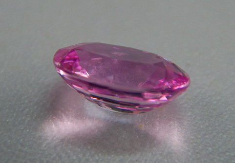 พิ้งซัฟฟาย(Pink Sapphire)พลอยดิบ Unheated ธรรมชาติ100% ความสะอาด IF-VVS ขนาดพลอย 5.2x7.11x3.19 mm. น้ำหนักพลอย 1.075 ct. ราคาโทรถาม