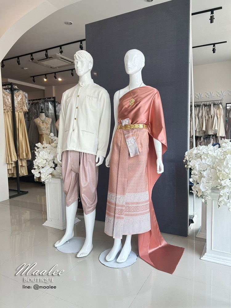 เช่า ชุดไทย ชุดเพื่อนเจ้าสาว ชุดไทยผ้าถุงสีเทาส้มเงิน สไบสีชาไทย