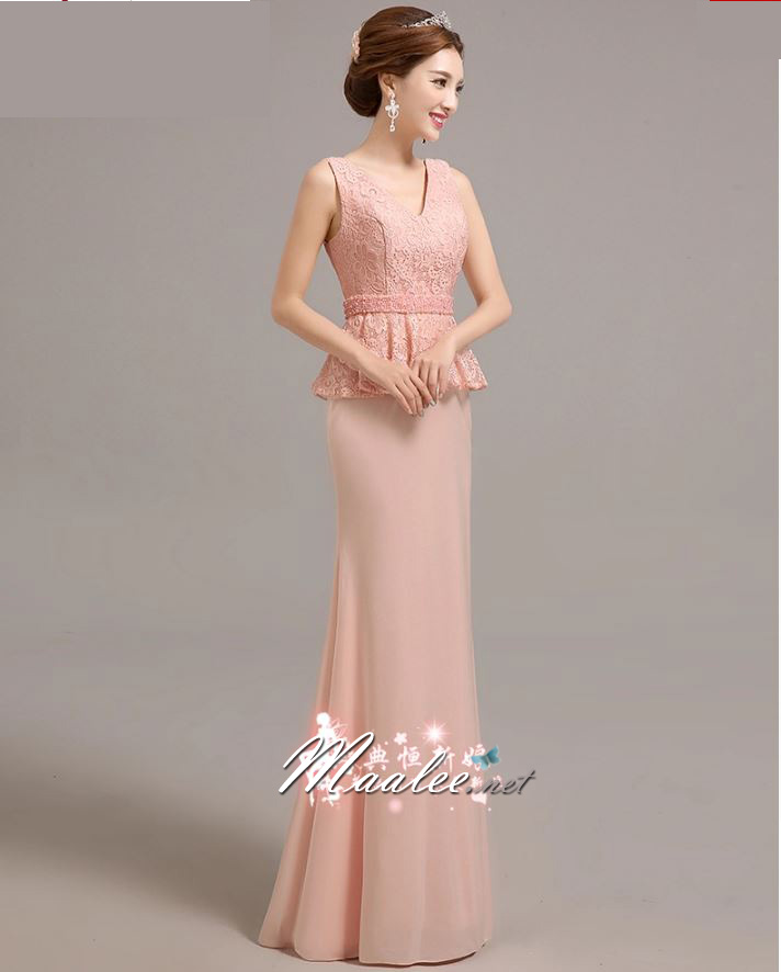 พร้อมเช่า ชุดราตรียาว แขนกุด ลูกไม้แต่งเลื่อม คาดเอวแผงลูกปัด สีชมพู