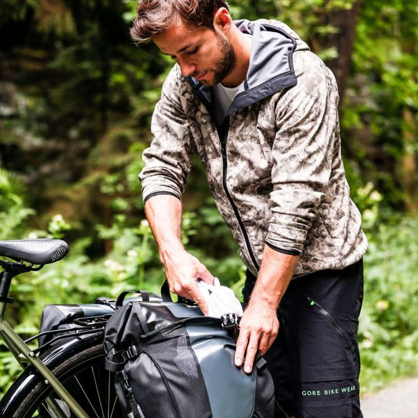 กระเป๋าทัวร์ริ่ง ORTLIEB BACK-ROLLER PRO CLASSIC ขนาด 70L กันน้ำ มีสีแดงและสีดำ (ขายต่อคู่)