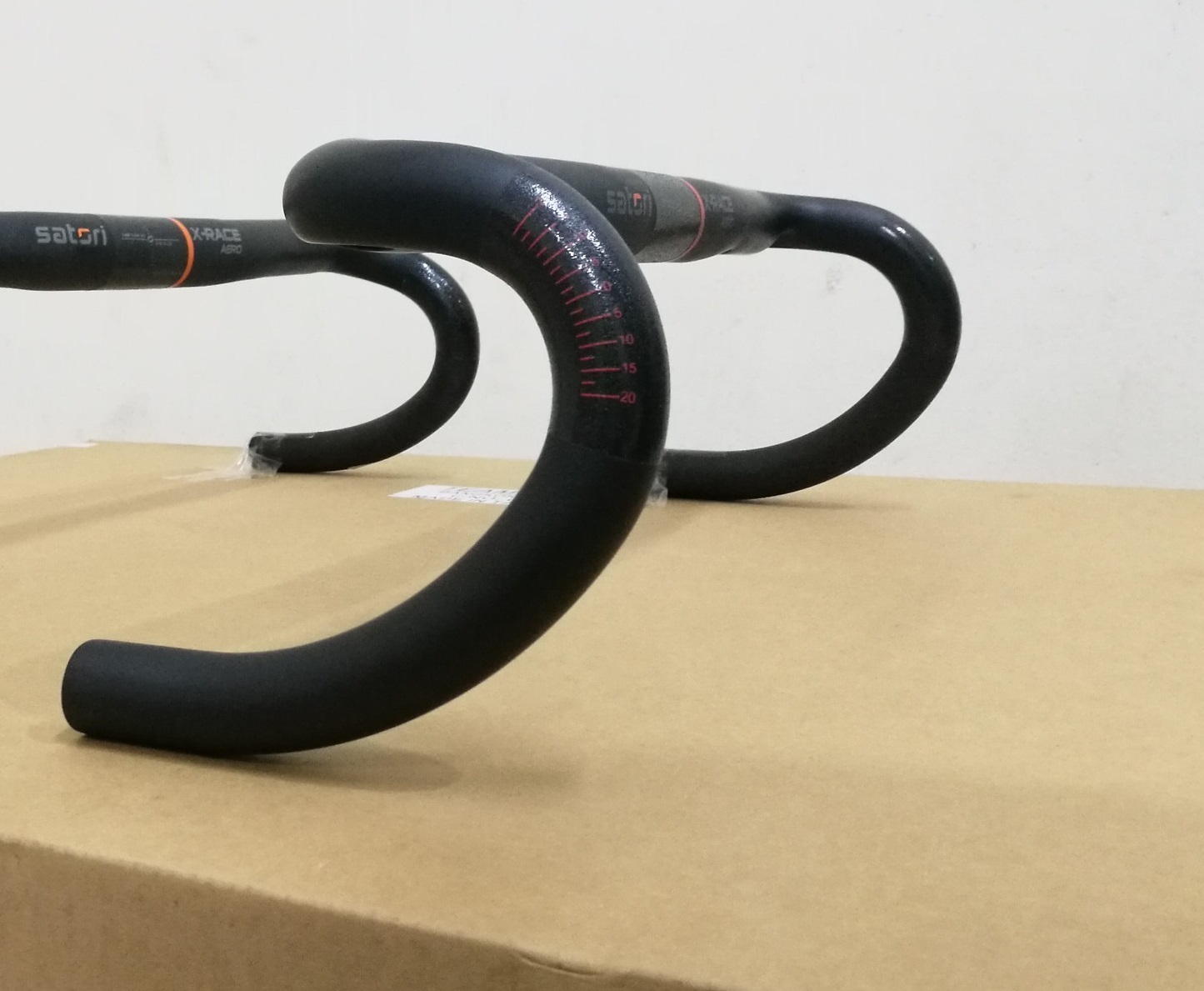 แฮนด์ถนน แฮนด์เสือหมอบ Satori X-Race Aero Carbon handlebar Reach 65 สั้นลงเอื้อมจับง่าย Drop 120 ระยะก้มน้อย มีขนาด 400 420