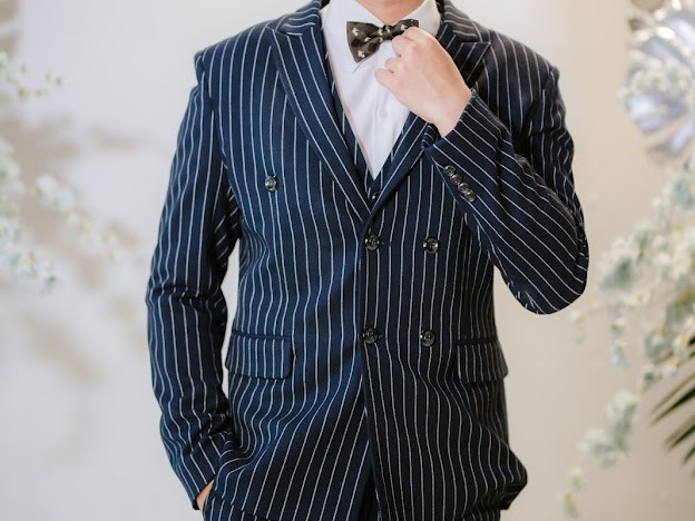 พร้อมเช่า ชุดสูทชาย สีกรมท่าลายทางเล็ก ** พร้อมเช่าไซส์ L , XL **