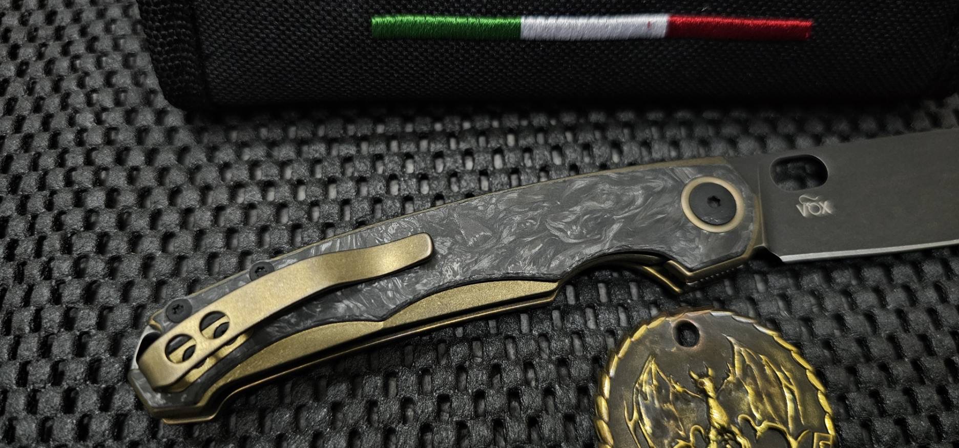 MKM ECLIPSE - MAGNACUT DSW bld - BRO Ti FRAME, DARK MATTER BLACK CF OVERLAY - DSW Ti SPACER, BRO Ti CLIP - FLIPPER + THUMB HOLE OPENING