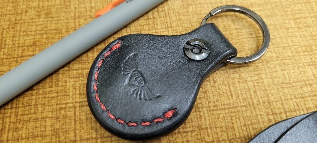 Chattanooga Leather Works Tagalong (Apple AirTag)- Black/Red