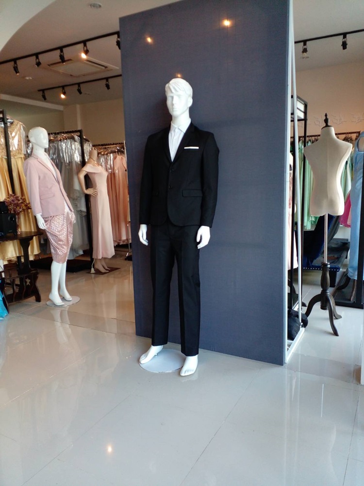 พร้อมเช่า ชุดสูทชาย สีดำ รุ่นสองกระดุม ไม่มีเสื้อกั๊ก พลัสไซส์