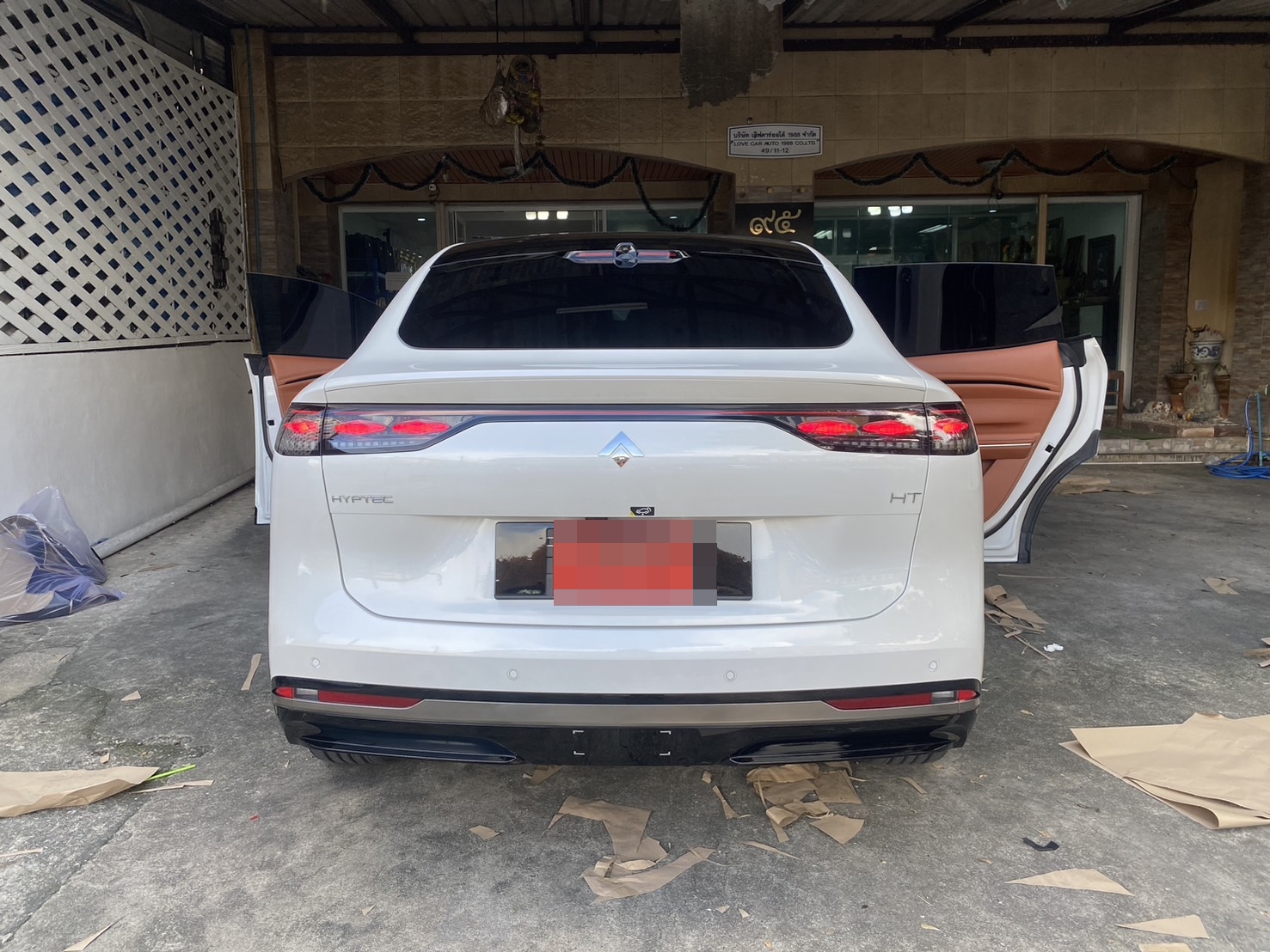 พรมปูพื้นรถยนต์ aion hyptec ht 620 premium ปูพรม6D สีน้ำตาลเข้มด้ายทอง + ท้าย + พับเบาะ