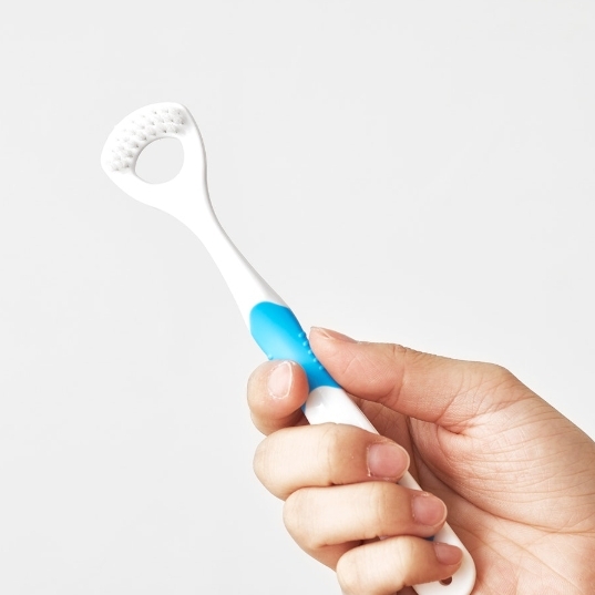 มีสองสีให้เลือก!! แปรงทำความสะอาดลิ้น EBISU Tongue Cleaner Rubber Grip